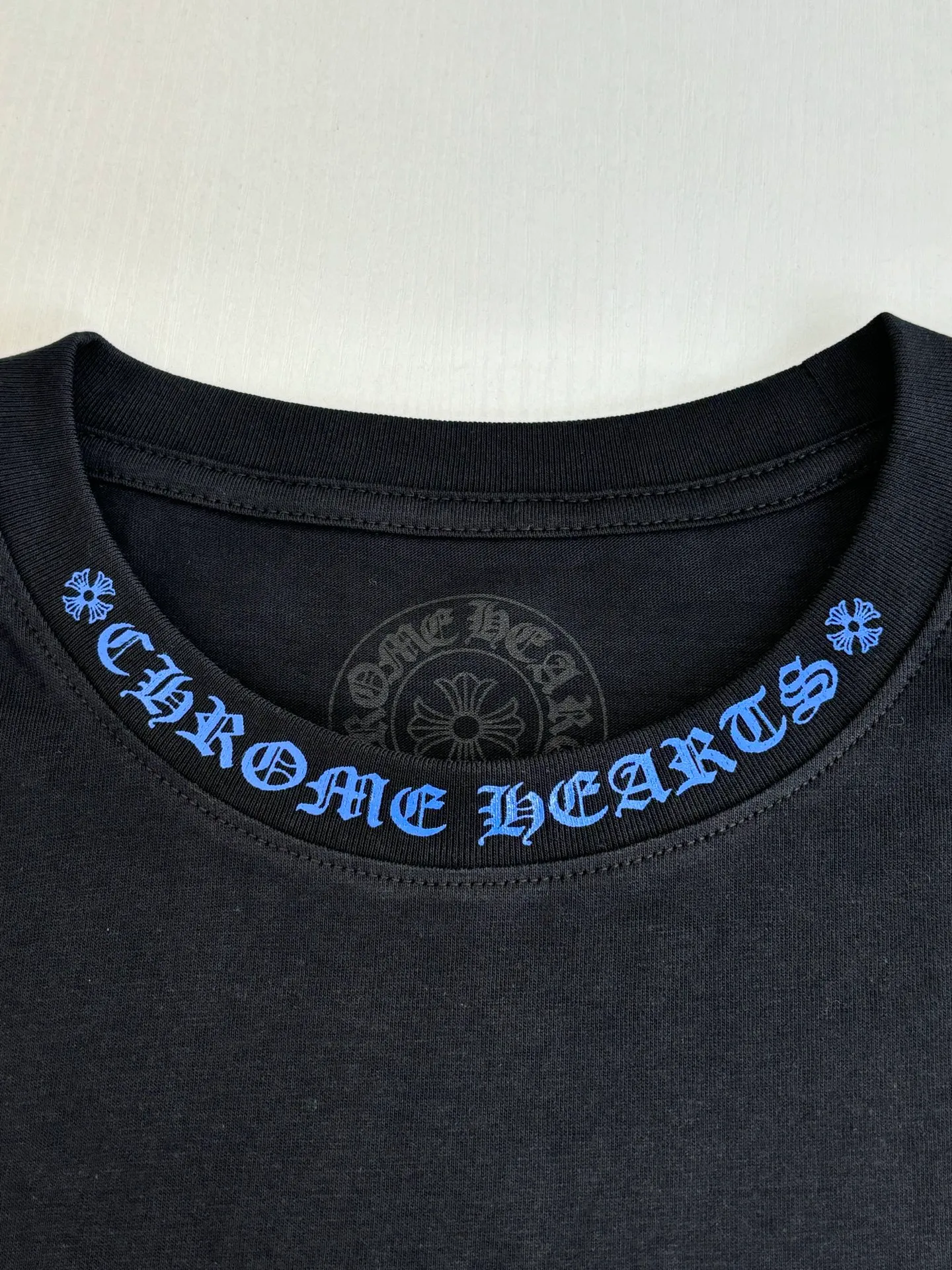 P290 Chrome Heart*/Chrome Heart 25 1988 limited long sleeves. The fabric is made of 26-woven 220g cotton. The printing uses a variety of printing techniques. Thermoset ink printing. High-temperature foam printing. Size: S/M/L